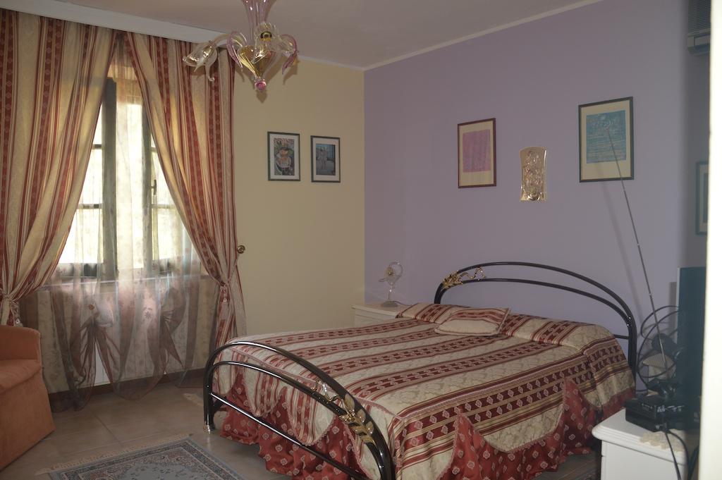B&B Fra E Fe Arborea Rum bild